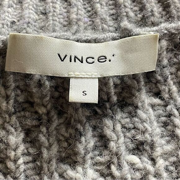 Vince Gray Knit Mini Cable V Neck Long Sleeve Sweater Size Small - Picture 3 of 11